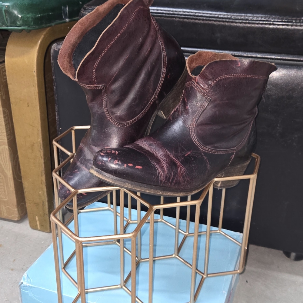 Levi's Vintage Brown Leather Boots